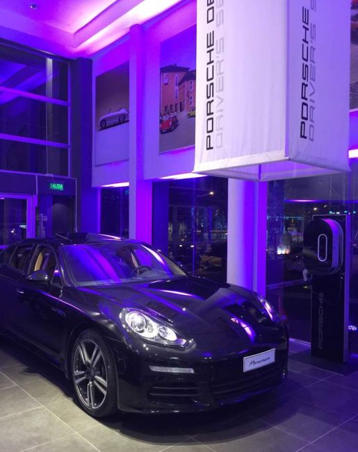 After Office Porsche Center Asuncion 1