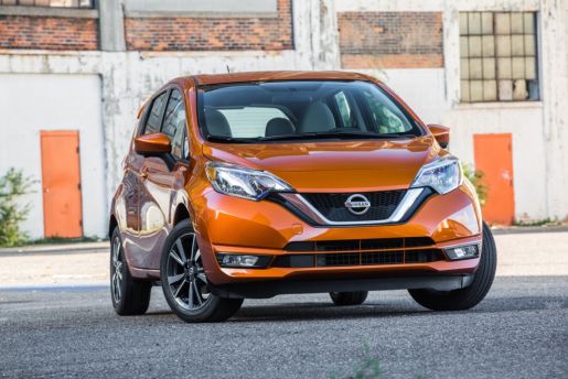 Nissan Note 2017 y Juke Black Pearl Edition 2