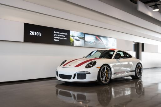 Porsche Centro Los Angeles 4