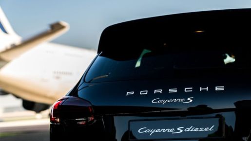 Porsche Cayenne Airbus 380 5
