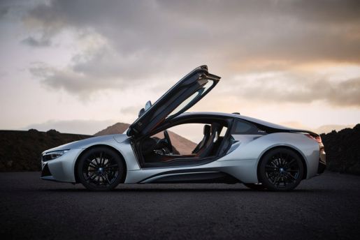 BMW i8 Roadster Coupe 7