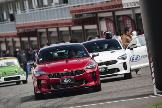 Kia Stinger Four B 2