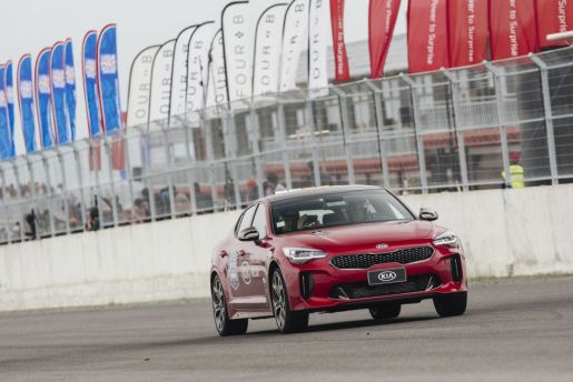 Kia Stinger Four B 3