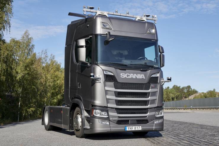 SCANIA 4